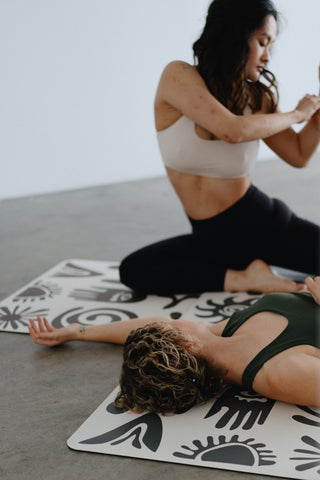 Slippery yoga mat? Our tips to increase grip on microfibre yoga mat